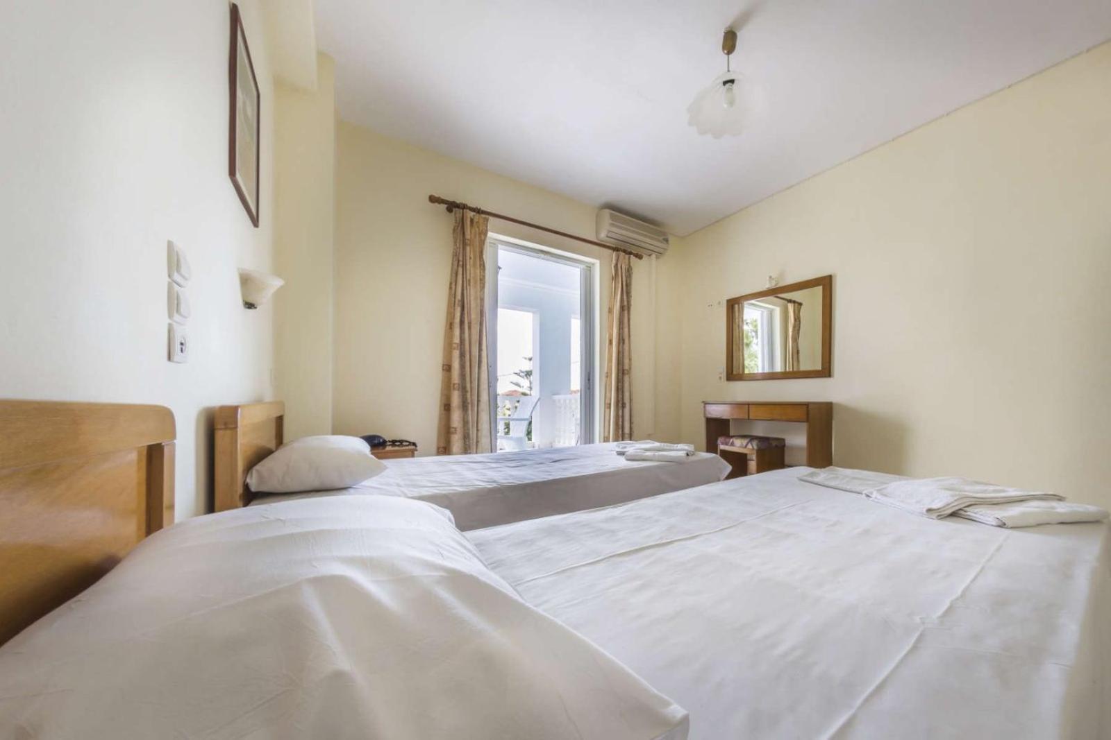 Laganas Holidays Hotel Экстерьер фото